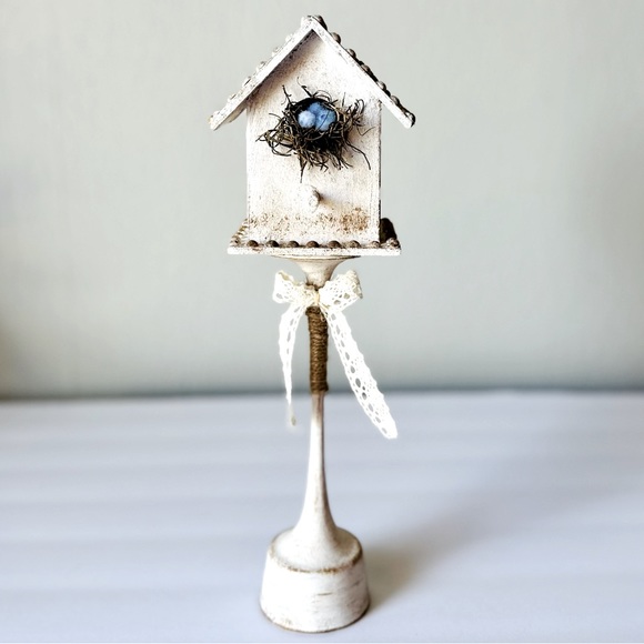 Distressed Handmade Spring Birdhouse - Picture 1 of 6